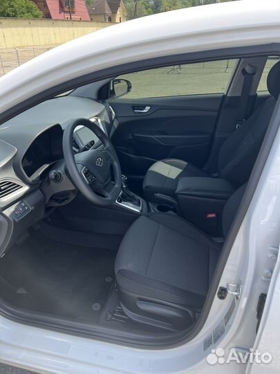 Hyundai Solaris 1.6 AT, 2021, 14 900 км