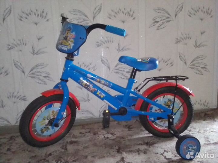 Детский велосипед четырехколесный