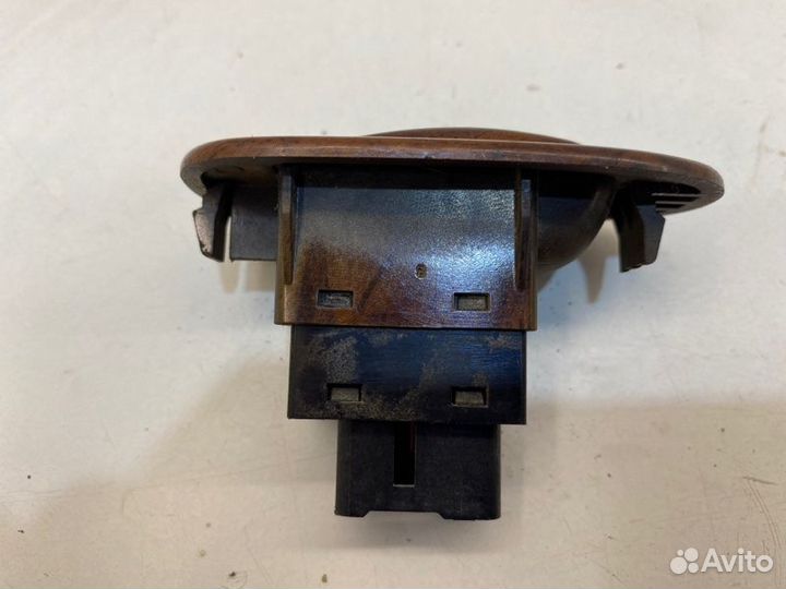 Кнопка стеклоподъемника задняя правая Kia Spectra