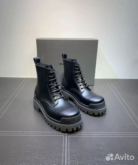 Ботинки Balenciaga Strike Leather Boots