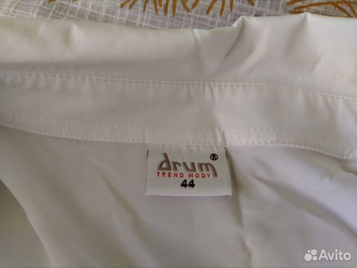 Блузка с подплечниками