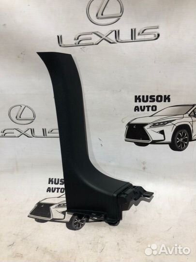 Обшивка багажника задняя правая Lexus Rx 350