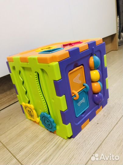 Игрушка бизиборд