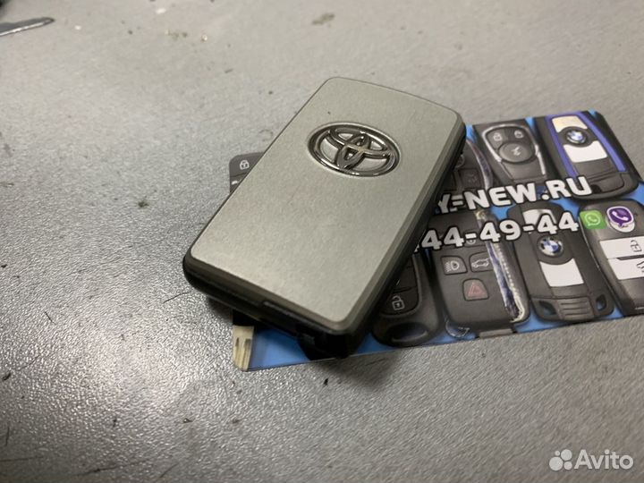 Ключ Toyota Alphard B52EA 433 mhz