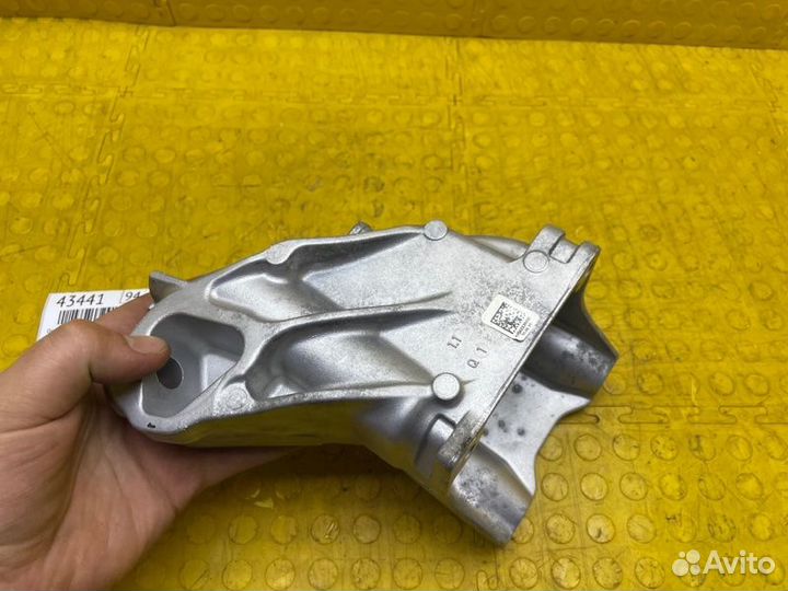 Б/У Опора двигателя В хорошем состоянии