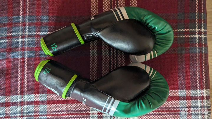 Боксерские перчатки 12 oz