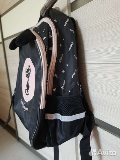 Рюкзак школьный для девочки состояние нового