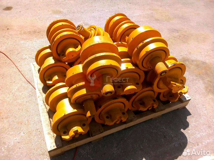 Каток опорный Hitachi ZX200