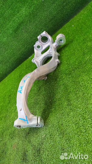 Кулак поворотный передний правый Audi A8 D5