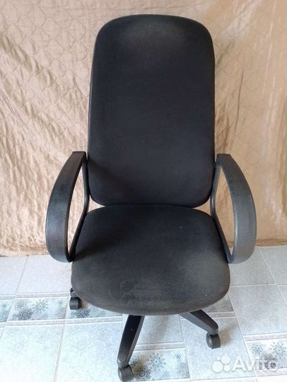 Компьютерное офисное кресло