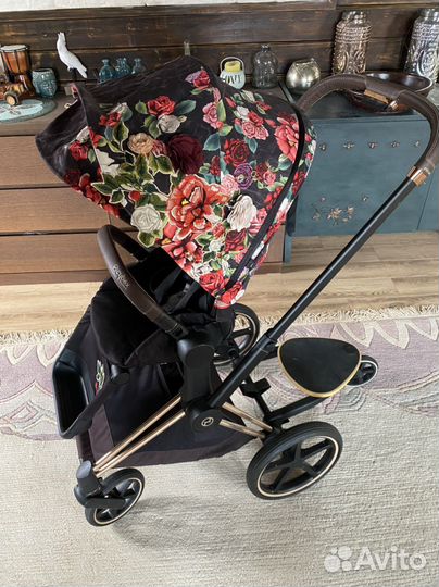 Коляска 3 в 1 Cybex Priam 3 spring blossom