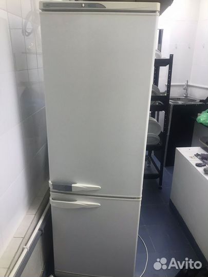 Холодильник бу стенол