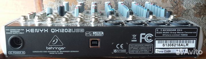 Микшерный пульт Behringer Xenyx QX1202 usb