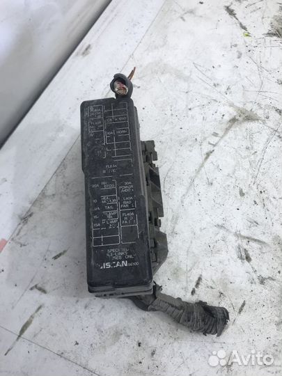 Блок предохранителей Nissan Bluebird