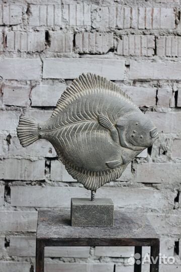 Скульптура рыбы 