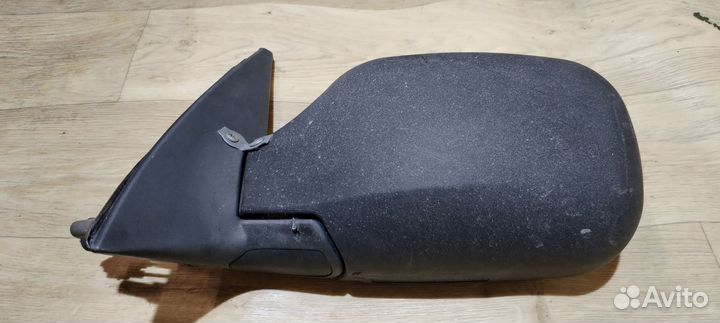 Продам зеркала на шевроле ниву на запчасти