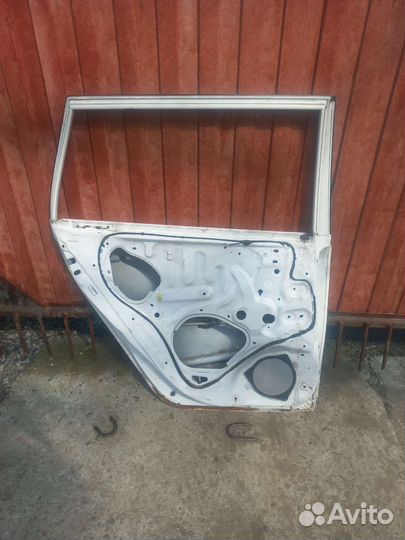 Дверь передняя левая Fielder 121