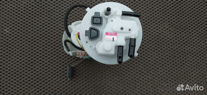 Топливный насос Toyota