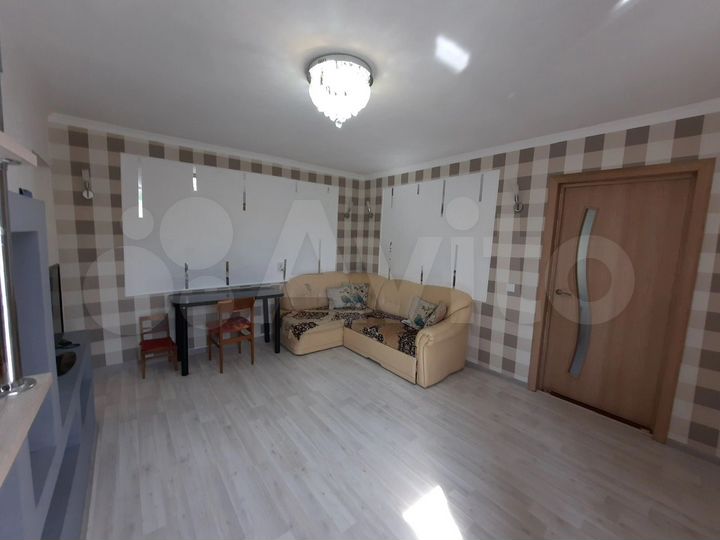 2-к. квартира, 54 м², 3/3 эт.