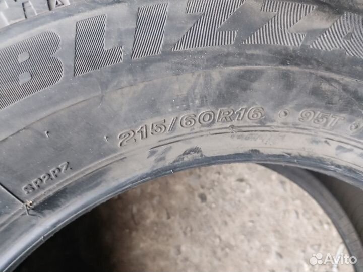 Bridgestone Blizzak Spike-02 215/60 R16 95T