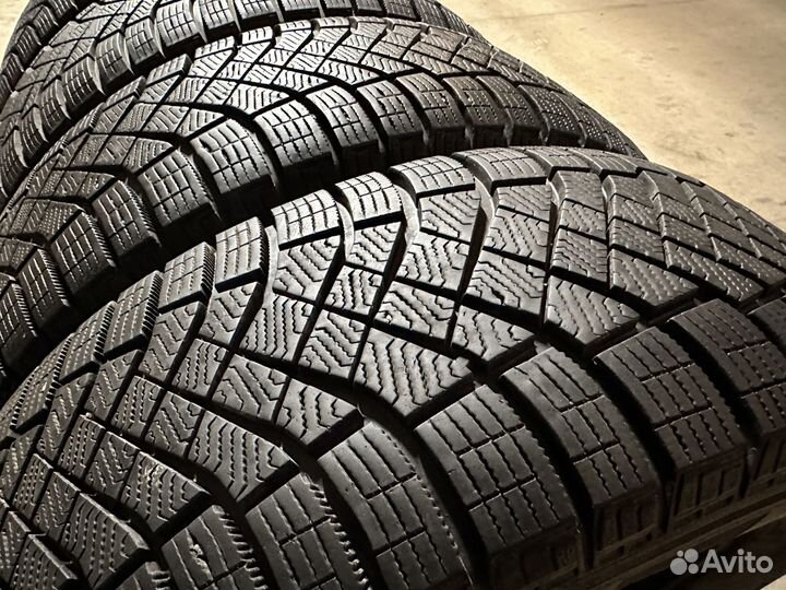 Pirelli Ice Zero FR 225/65 R17