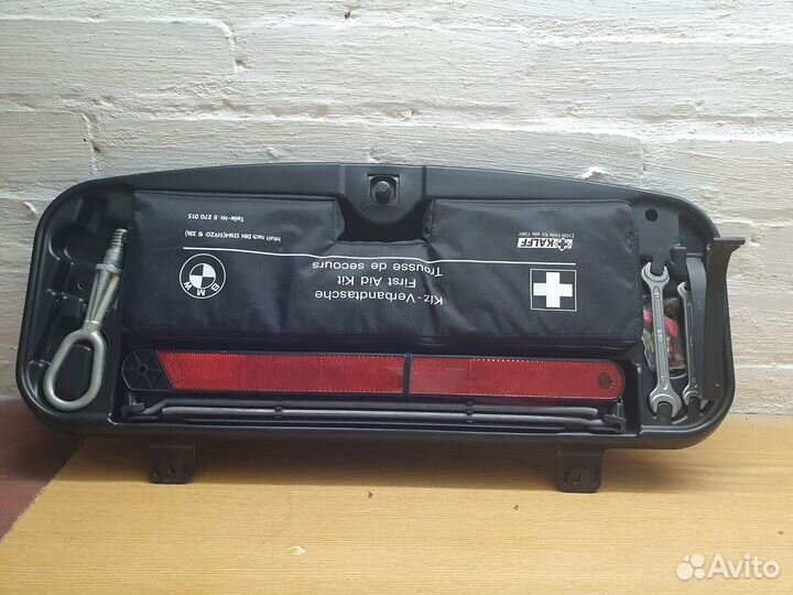 Набор инстпумента с аптечкой e60