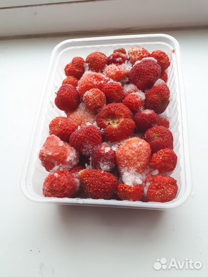 Ягоды, грибы лисички замороженные, грибы сушеные