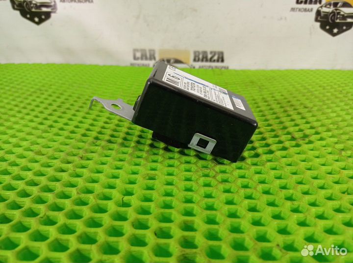 Блок управления центральным замком Toyota Camry