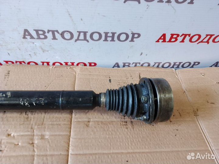 Полуось привод передний правый Volkswagen Touran