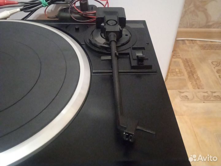 Проигрыватель винила hitachi HT-7