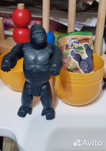 Игрушки из киндер макси