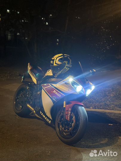 Yamaha r1