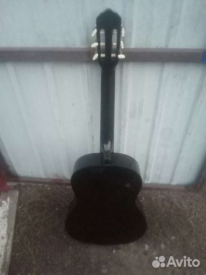 Акустическая гитара