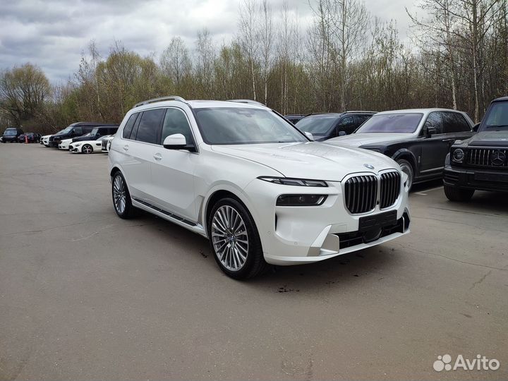BMW X7 3.0 AT, 2023, 490 км