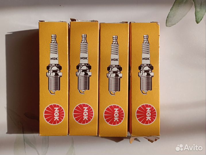 Свечи зажигания ngk 4559 TR5B-13 4 штуки
