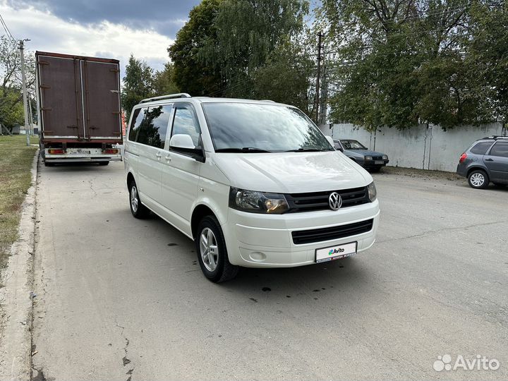 Volkswagen Caravelle, 2011