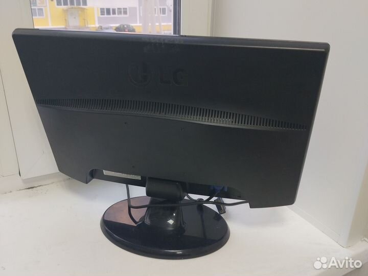 Монитор для компьютера LG Flatiron W2243 S- PF