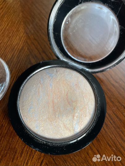 Хайлайтер MAC lightscapade и кисть