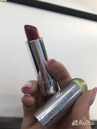 Clinique помада