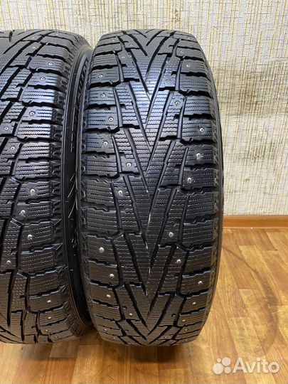 Roadstone Winguard WinSpike SUV 235/60 R18