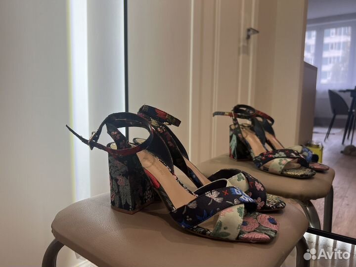 Босоножки stradivarius 37 размер