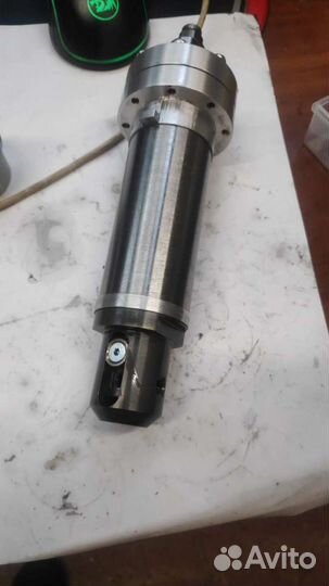 Осциллирующая режущая голова пневматической типа