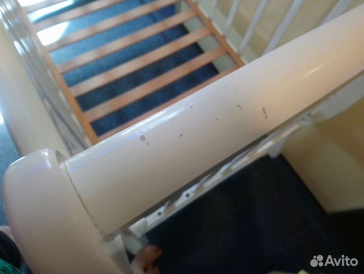 Детская кроватка с универсальным маятником