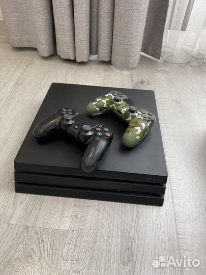 Sony PS4 pro + 2 геймпада