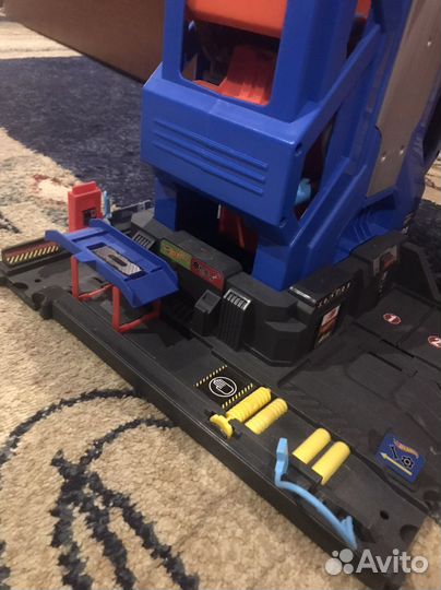 Hot wheels мега гараж