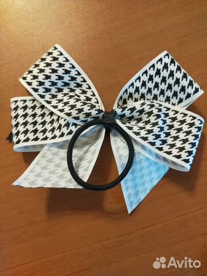 Бантик на резинке для волос