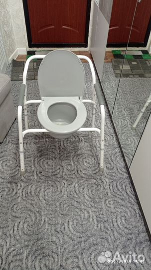Санитарное кресло туалет