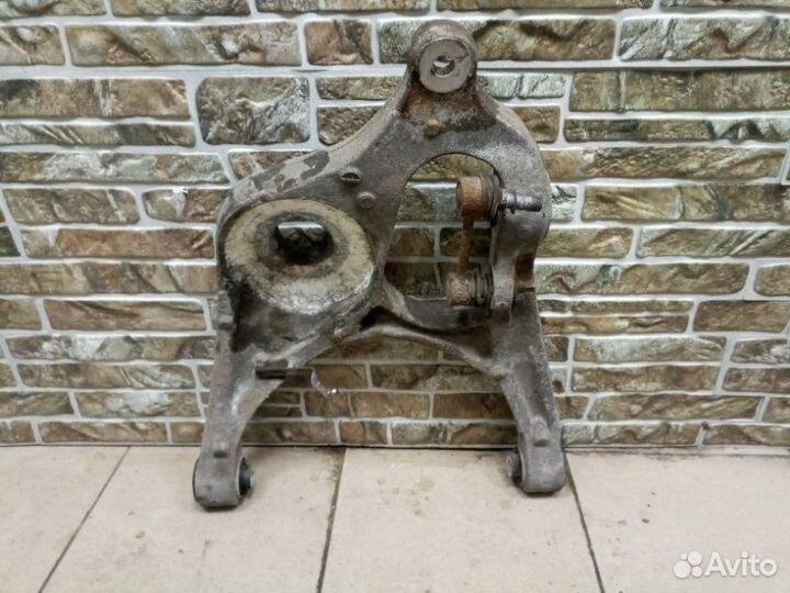 Рычаг задний нижний правый Mercedes-Benz GL/GLS-Cl