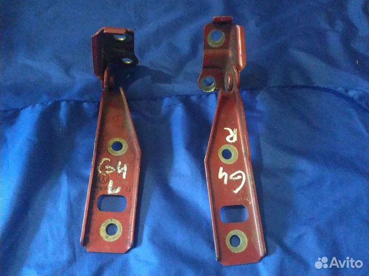 Петля капота Volkswagen golf IV bora Jetta