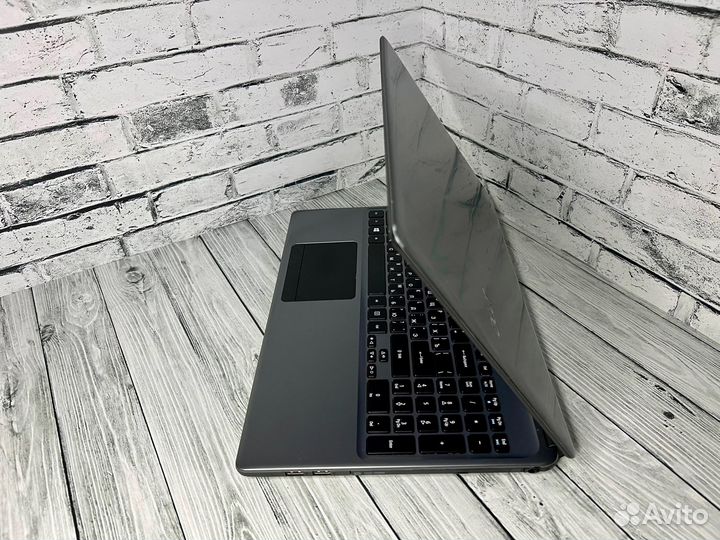 Игровой ноутбук Acer 256/8/SSD/GeForce